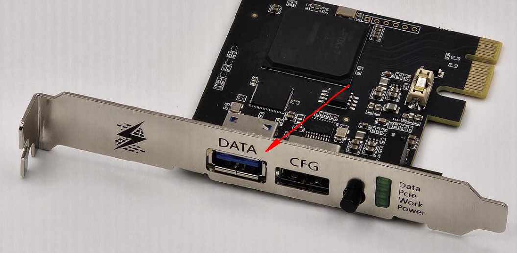 Connecting the data cable to the control computer